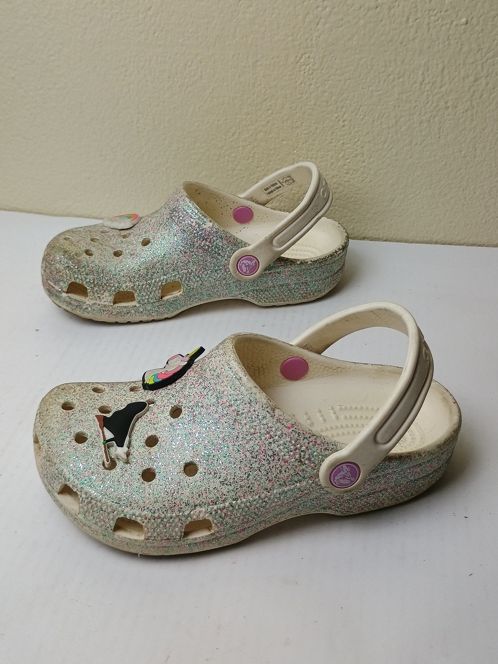 CROCS Classic Junior 2 Glitter Clogs with Unicorn Jibbitz - White